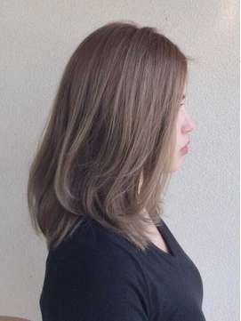 ナチュラルレイヤー&シアーベージュ